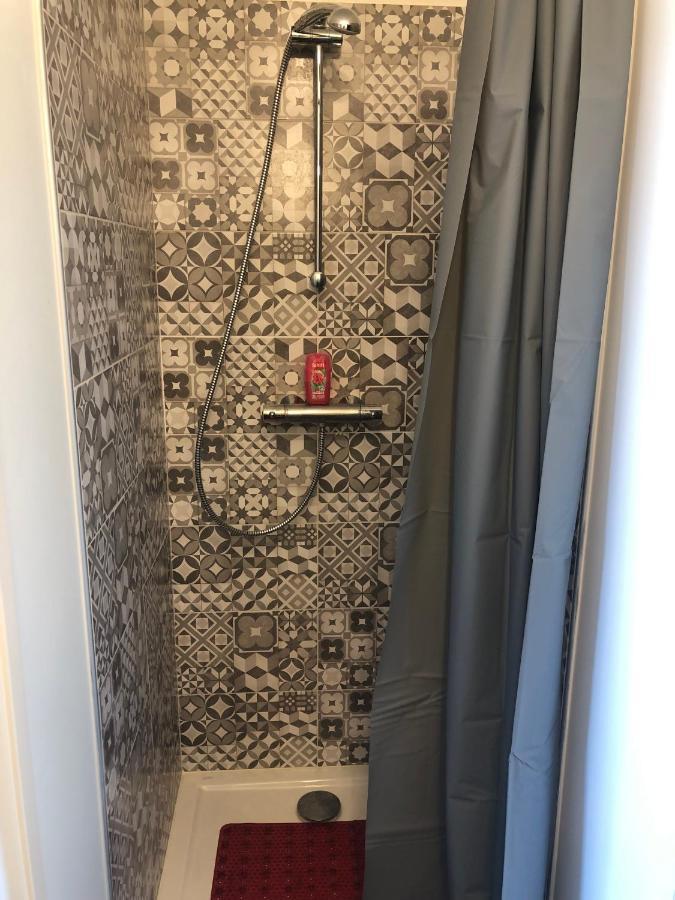 Grande Chambre 14 M2 Avec Salle De Bain Privative A Nanterre Prefecture Proche La Defense Arena Campus Sncf Et Paris Zewnętrze zdjęcie
